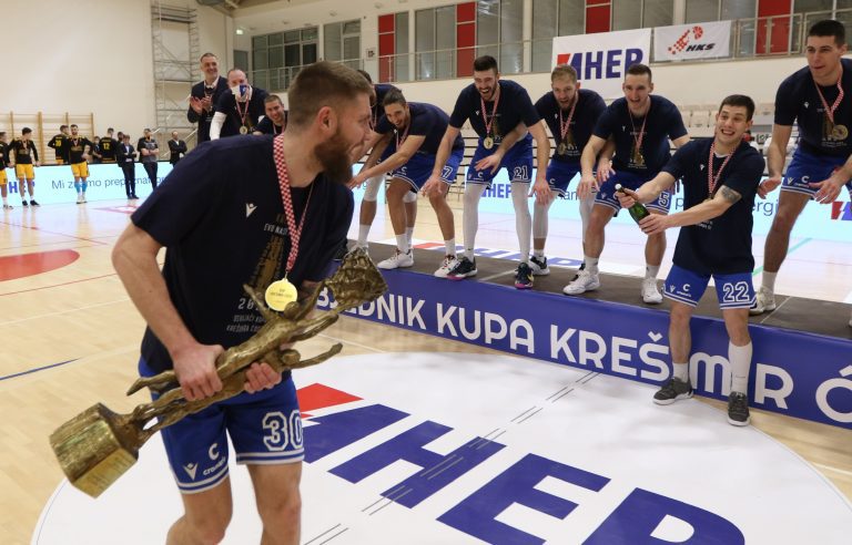 FOTO Finalna utakmica Kupa ‘Krešimir Ćosić’ – od izlaska iz autobusa do slavlja Zadra