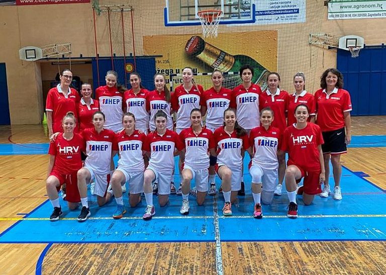 U međusobnoj pripremnoj utakmici U18 reprezentacija pobijedila U20 reprezentativke