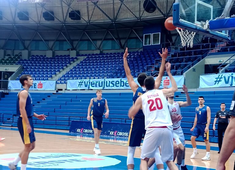 Prva muška liga: Analitičari zadržali vrh, Medveščak pružio odličan otpor