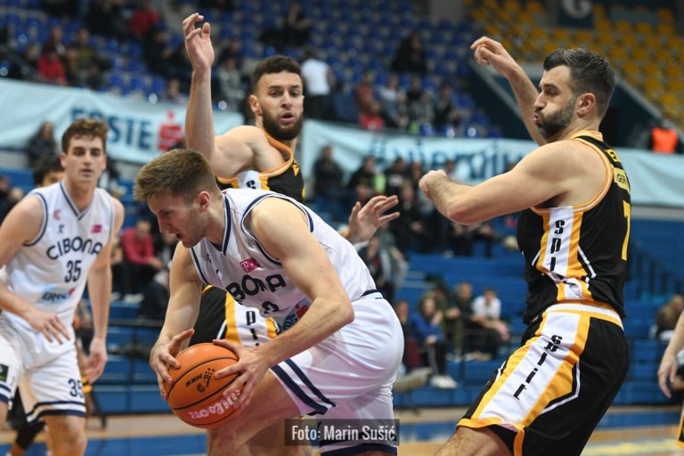 FOTO HT Premijer liga (4. kolo LP): Cibona od -21 do pobjede nad Splitom