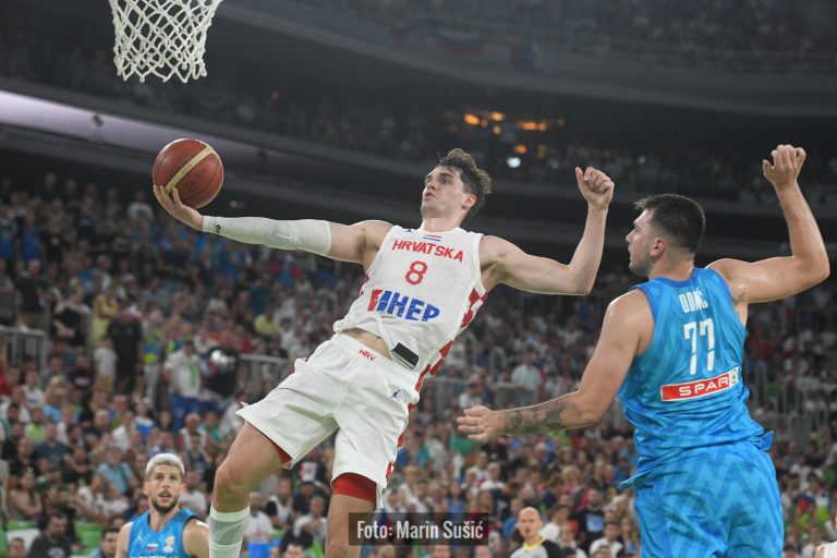 Mulaomerović i Hezonja nakon utakmice u Sloveniji stali pred kamere: “Idemo se pripremati za Finsku!”