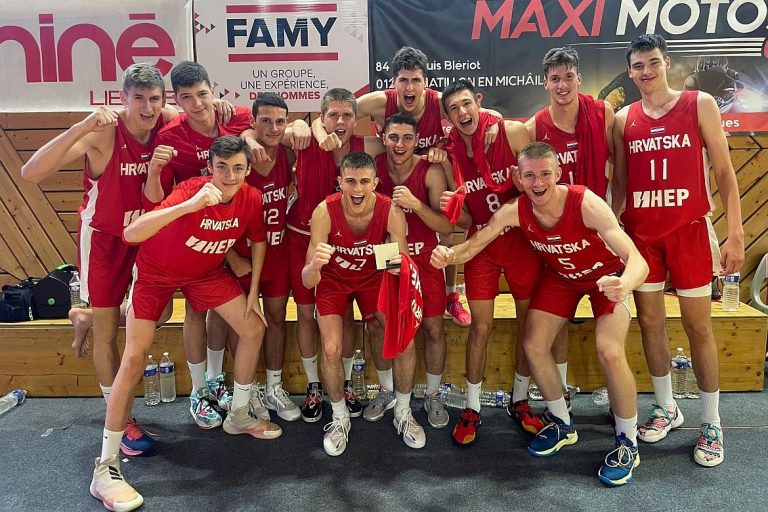 VIDEO: Juniorska reprezentacija svladala Njemačku u Bellegardeu