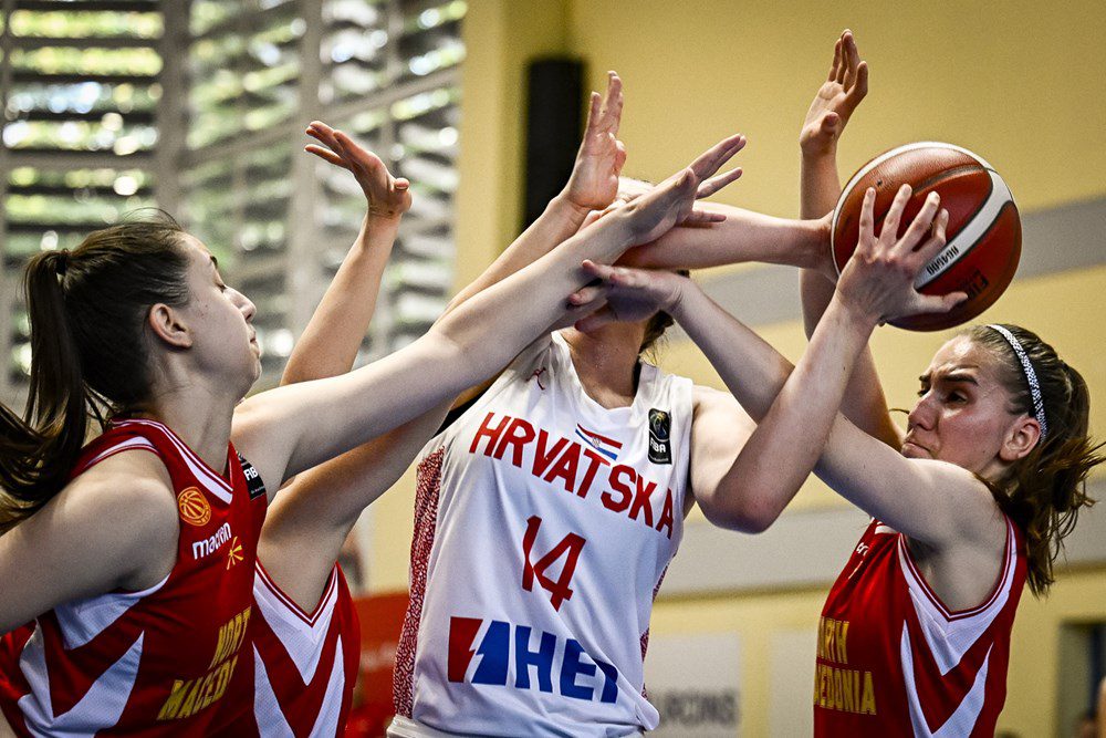 VIDEO/FOTO: Hrvatske juniorke na EP divizije B uvjerljive i protiv Sjeverne Makedonije
