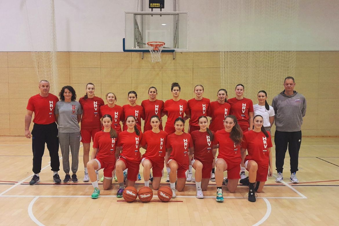 Juniorske reprezentativke na okupljanju u Svetom Martinu