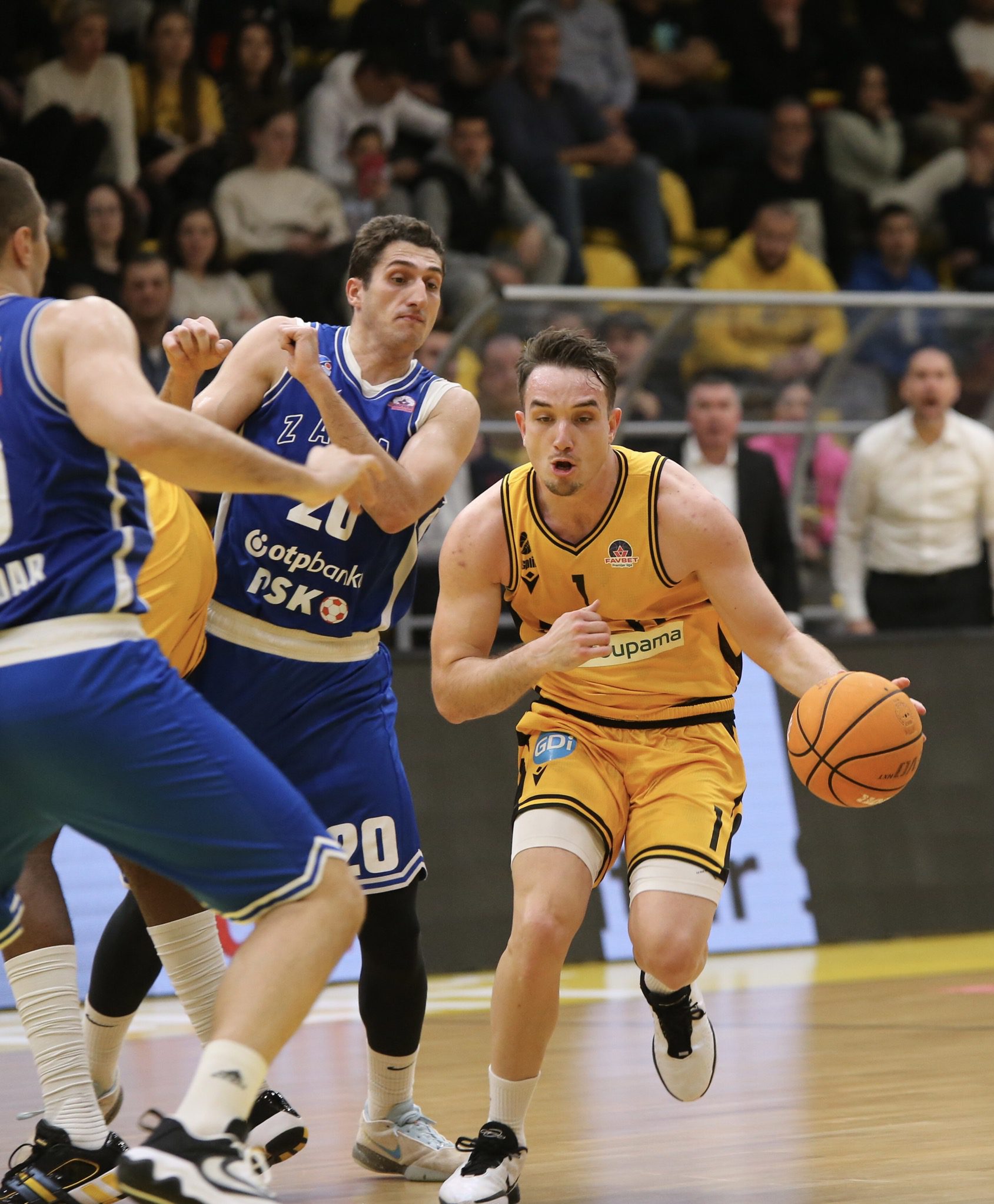 FAVBET Premijer liga: Split u dramatičnom derbiju slavio protiv Zadra