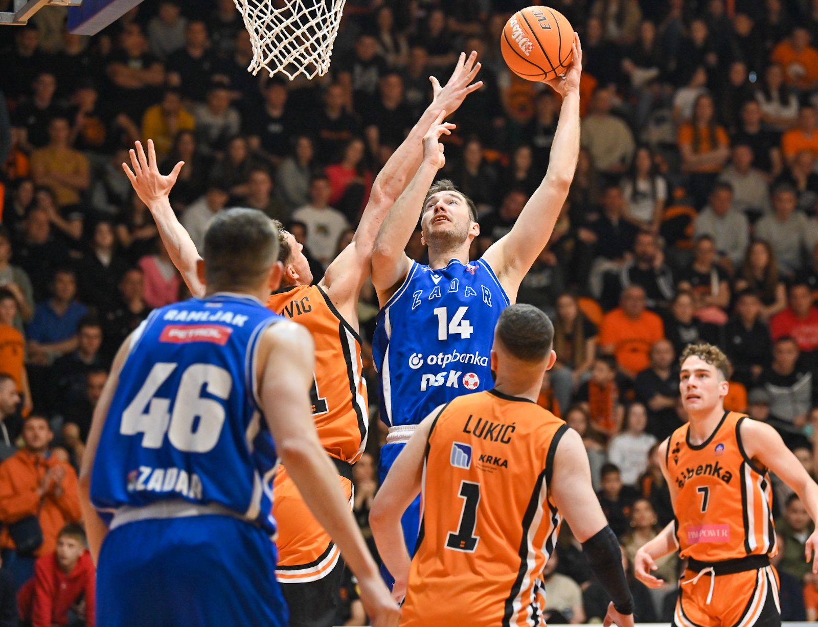 FAVBET Premijer liga: Zadar uvjerljiviji od Šibenke na prepunom Baldekinu