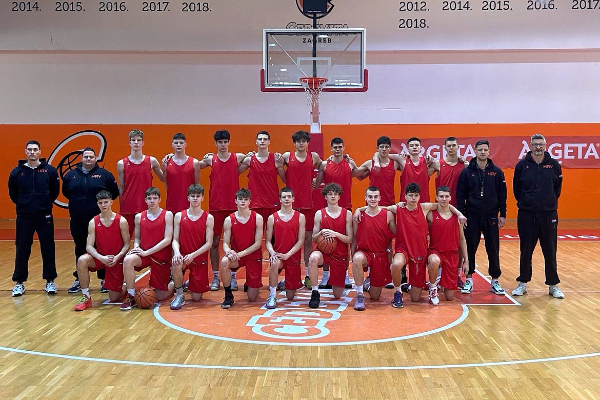 Muška kadetska reprezentacija na pripremama, utakmice u Italiji i Mađarskoj