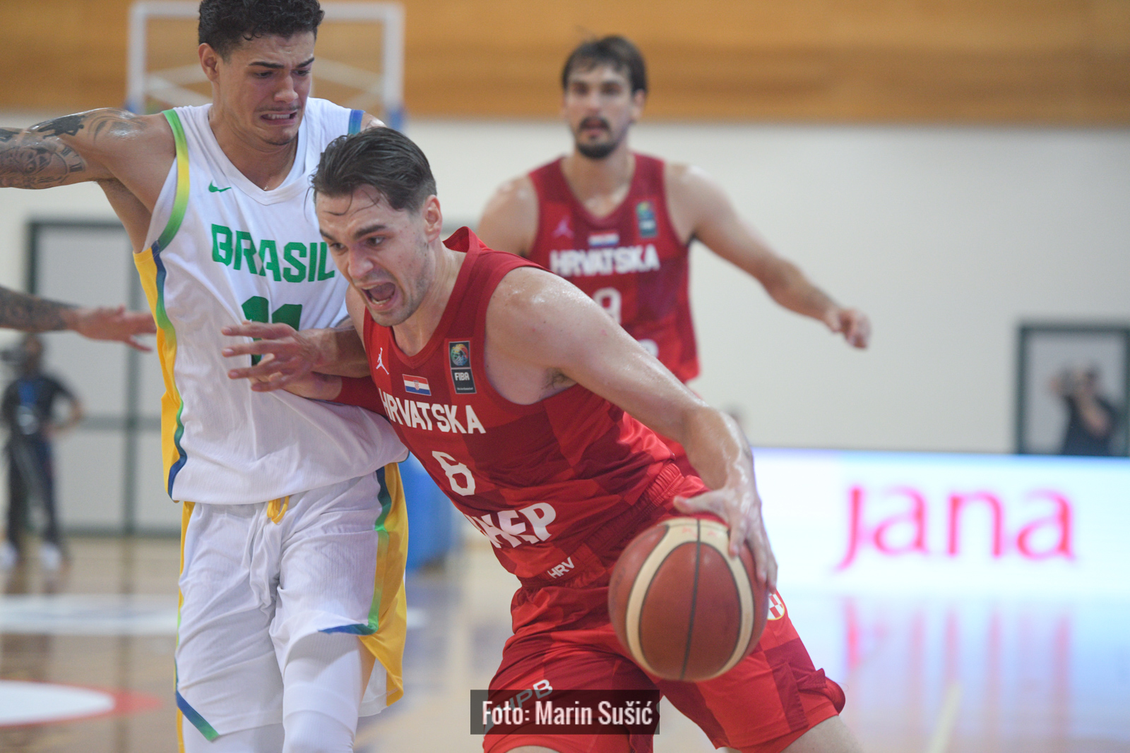 Hezonja i Šarić predvodili Hrvatsku do pobjede nad Brazilom, slijedi borba za OI