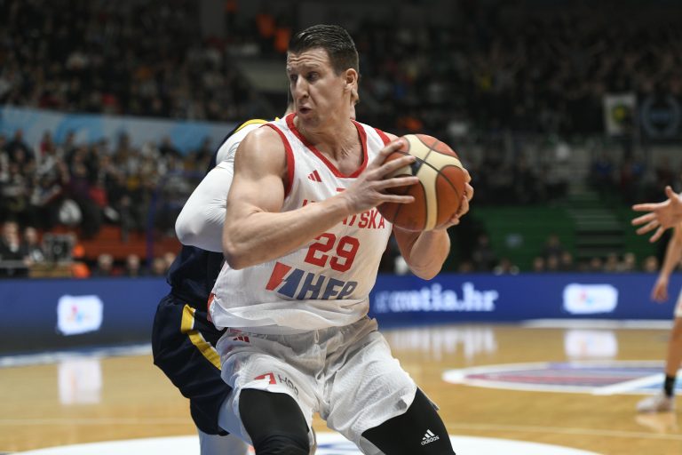 Kvalifikacije za EuroBasket: Hrvatska u Zagrebu nadigrala BiH, briljirali Božić i Smith
