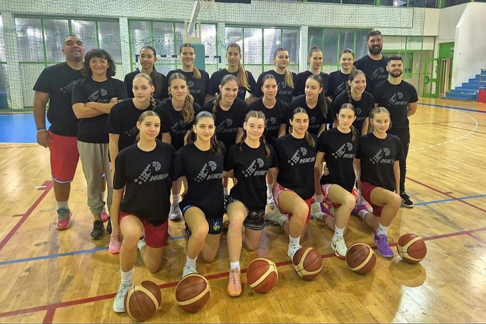 Ženska kadetska reprezentacija na pripremama