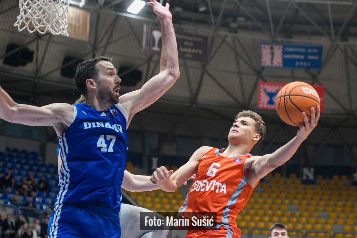 FAVBET Premijer liga: Košarkaši Dinama poveli su 1:0 u četvrtfinalnoj seriji protiv Cedevite Junior nakon pobjede 79:88