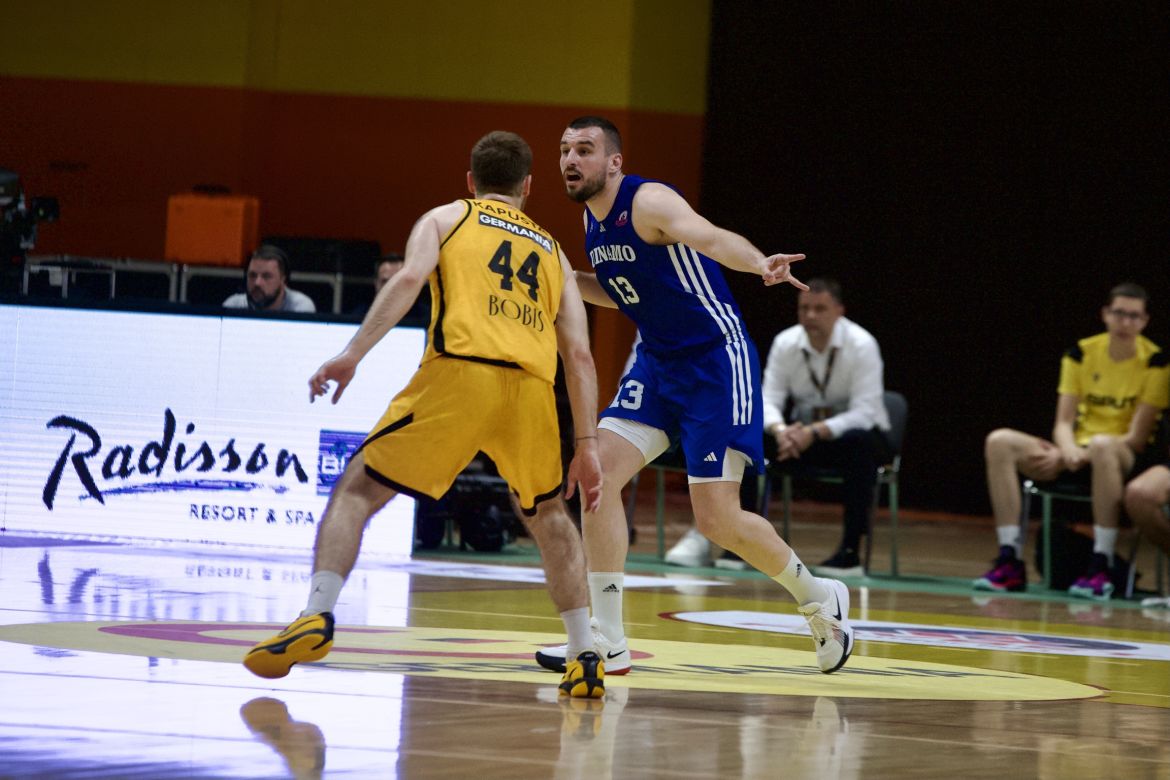 FAVBET Premijer liga: ,,Žuti” protutnjali do finala, Split nadigrao Dinamo i zakazao dvoboj sa Zadrom