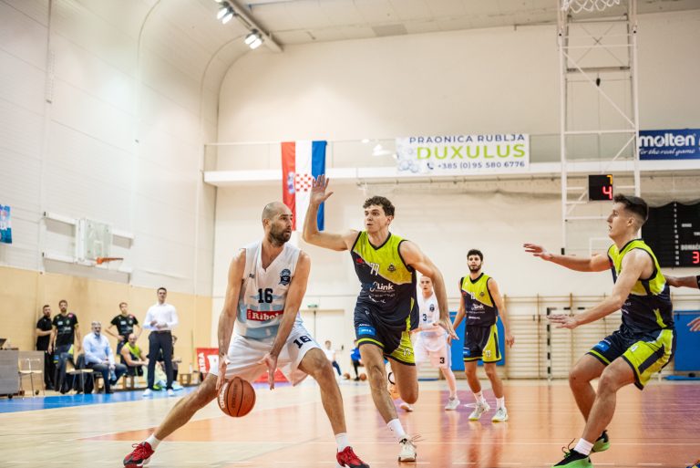 Prva muška liga (10. kolo): Škrljevu derbi u Kaštelima