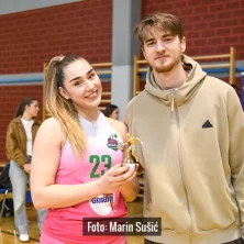 Juniorke Tresnjevka FSV Dodjela 4851