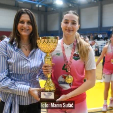 Juniorke Tresnjevka FSV Dodjela 4915
