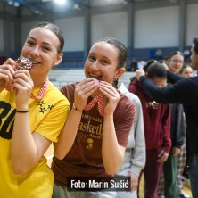Juniorke Tresnjevka FSV Dodjela 4878