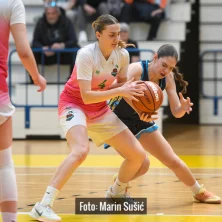 Juniorke Tresnjevka FSV Dodjela 4785